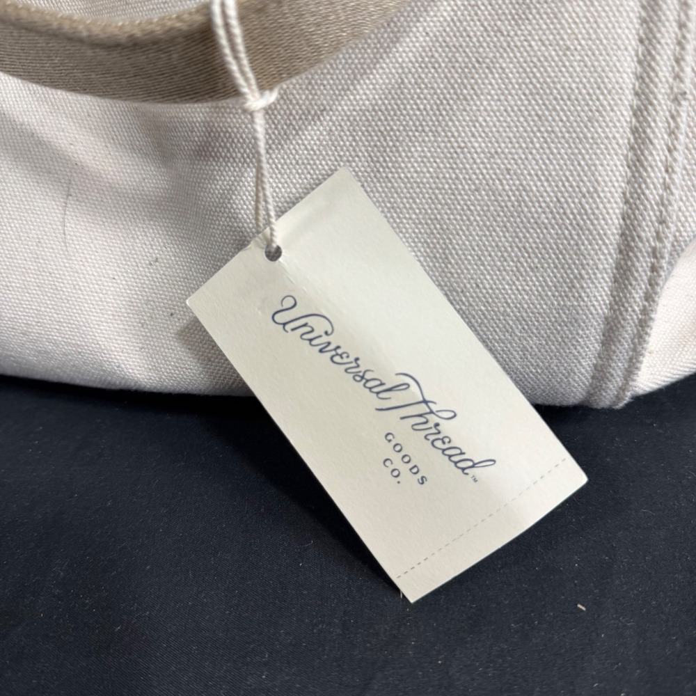 Universal Thread Foundational Weekender Bag - Picture 3 of 8